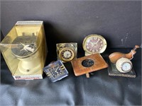 Vintage & novelty clocks lot