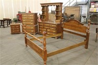 Broyhill Solid Oak Queen Size Bedroom Set