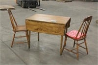 Drop Leaf Table w/(2) Chairs, Approx 42"x36"x30"