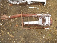 GRAIN AUGER HITCH AND SCREEN