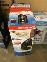 2 CTN HONEYWELL AIR PURIFIERS