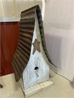 Country style Large heavy bird house