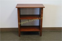 Table w/ Adjustable Shelf
