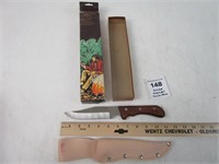 *LIKE NEW VINTAGE HUNTING KNIFE MADE IN USA