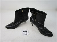 VINTAGE 7 1/2 LEATHER BOOTS - WOMENS