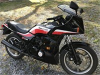 1985 Kawasaki GPZ750 (Black)
