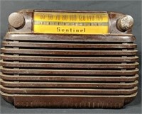 Vintage Sentinel Table Top Radio