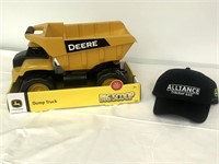 John Deere Dump Truck w/Hat - Alliance Tractor