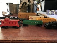 Assorted Vintage Lionel Train Pieces