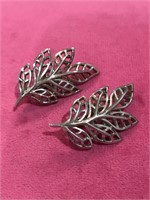 Pretty Vintage Clip On Trifari Earrings