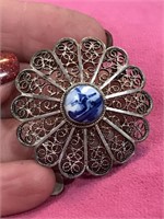 Pretty Silver (?) Metal Filegree Vintage Brooch