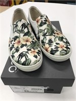 Ecco Size 38 Floral Print Shoes