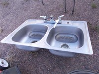 SS Double Sink w/Faucet