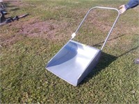 Medium Size Aluminum Snow Scoop