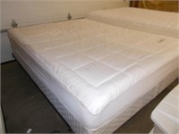 Queen Size Bed Complete w/Metal Frame