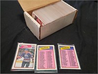BOX OF 1988-89 O PEE CHEE HOCKEY CARDS