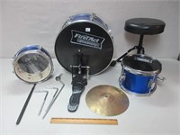 FIRST ACT DISCOVERY CHILD'S DRUM SET