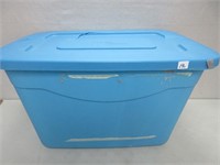 BLUE TUB AND COVER - NOTE CRACK