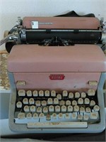 Old Royal typewriter