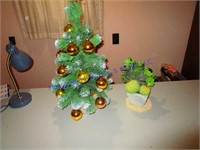 CHRISTMAS TREE/PLANTER