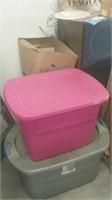 Pink rubber Sterilite tub with lid