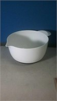 New large plastic batter bowl black and white