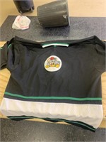 Chuck -e-cheese XL jersey
