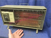 Vintage Arvin 1320 watt electric heater (works)
