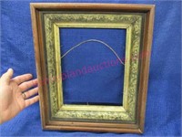 Victorian shadowbox frame (holds 8x10 picture)