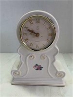 Vintage-Looking Table Clock - Pink Floral; Design