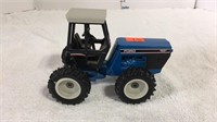 1/32 Ford Versatile 9030 w/ 2 Cracked tires