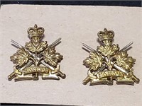 PAIR OF CANADA MILITARY BADGES Canadian