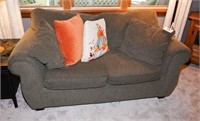 Love seat 55" w + pillows - matches Lot #38