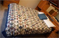 Q bed w/Serta mattress, boxspring, frame & bedding