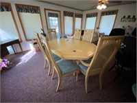 Table w/ 6 Chairs, 2 Captains, and Leaf