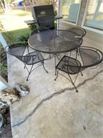 Wrought Iron Patio Set w/ 4 Chairs