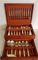 88 pcs of Vintage Oneida Silver plated Flatware