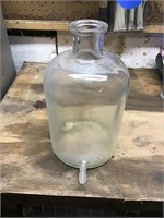 Glass jar with spout