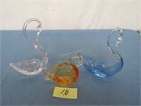 3 art glass swans, 5"-9"