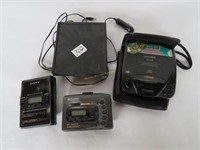 2 Sony Walkman AM/FM(1 batt cover missing)