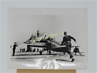 BLACK & WHITE PHOTO WWII GRUMMAN WILDCAT AIRCRAFT: