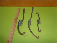 Cast Iron Monkey Hanger Hooks (3)