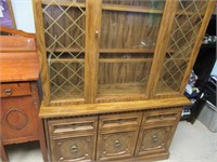 China Cabinet (One Pcs) Has Glass Shelves