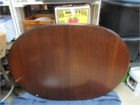 Oval Dinning Room Table With 2 Leaves