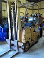 Allis-Chalmers 4000 Propane Forklift-Runs-Works**