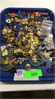 Collection of military pins/buttons/dogtags/MISC
