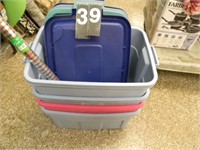 4 Totes With Lids & 1 Roll Basket Wrap