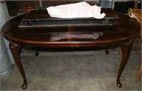 WOODEN DINING TABLE W/2 LEAVES