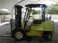 1991 CLARK FORKLIFT  Hard Surface Only