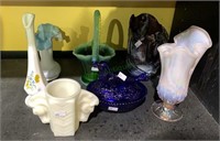 Seven pieces of decorative glass items including
